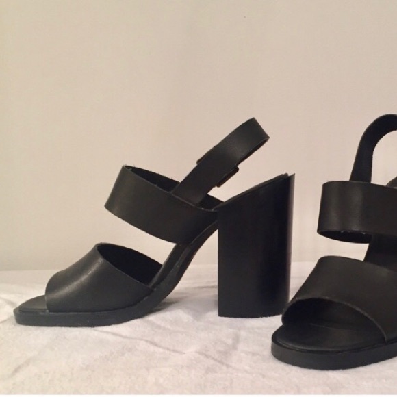 Chunky heel sandal with straps